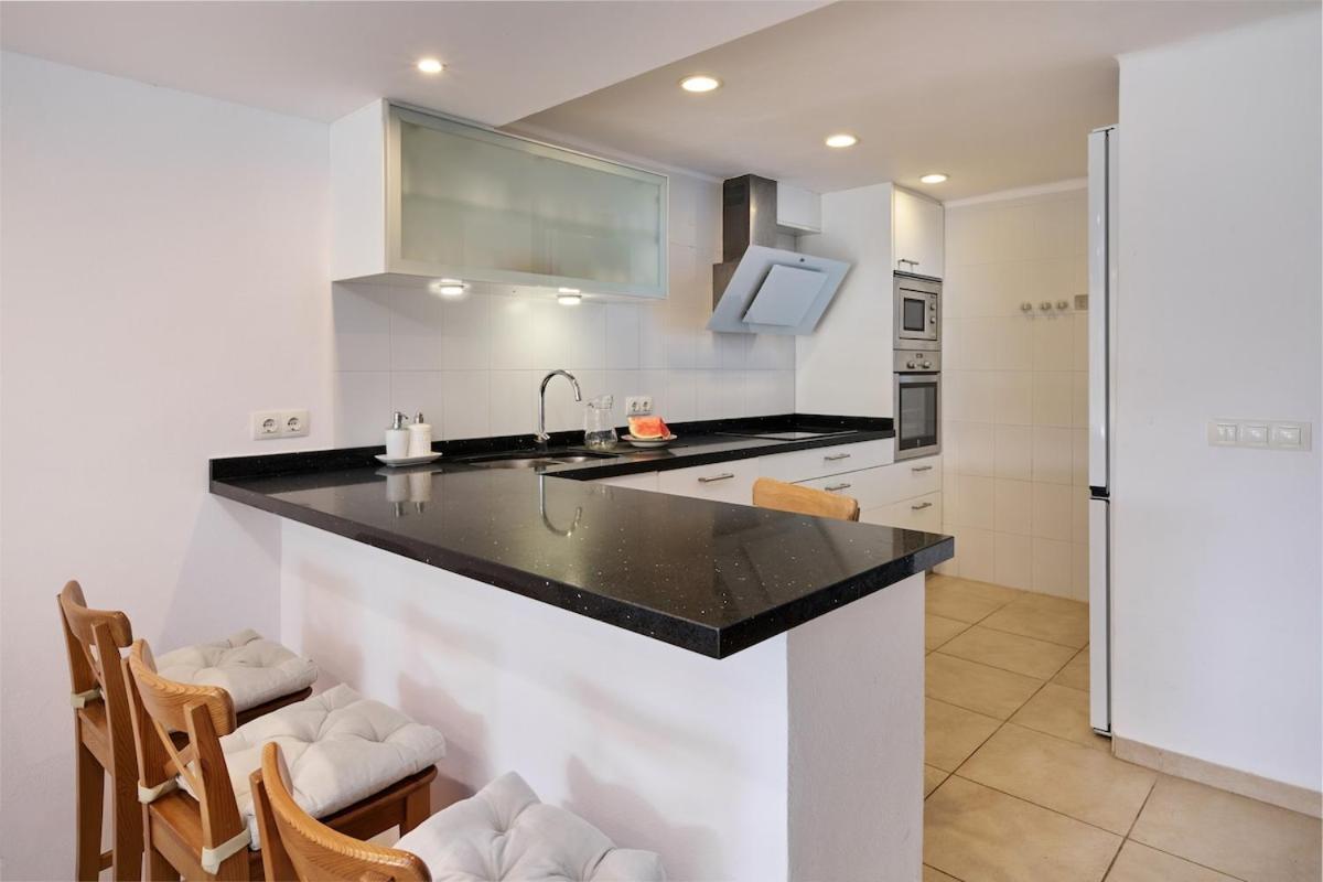 Sea Frontline Apartment 'Ernesto'. Pool. Wifi Santanyí Dış mekan fotoğraf